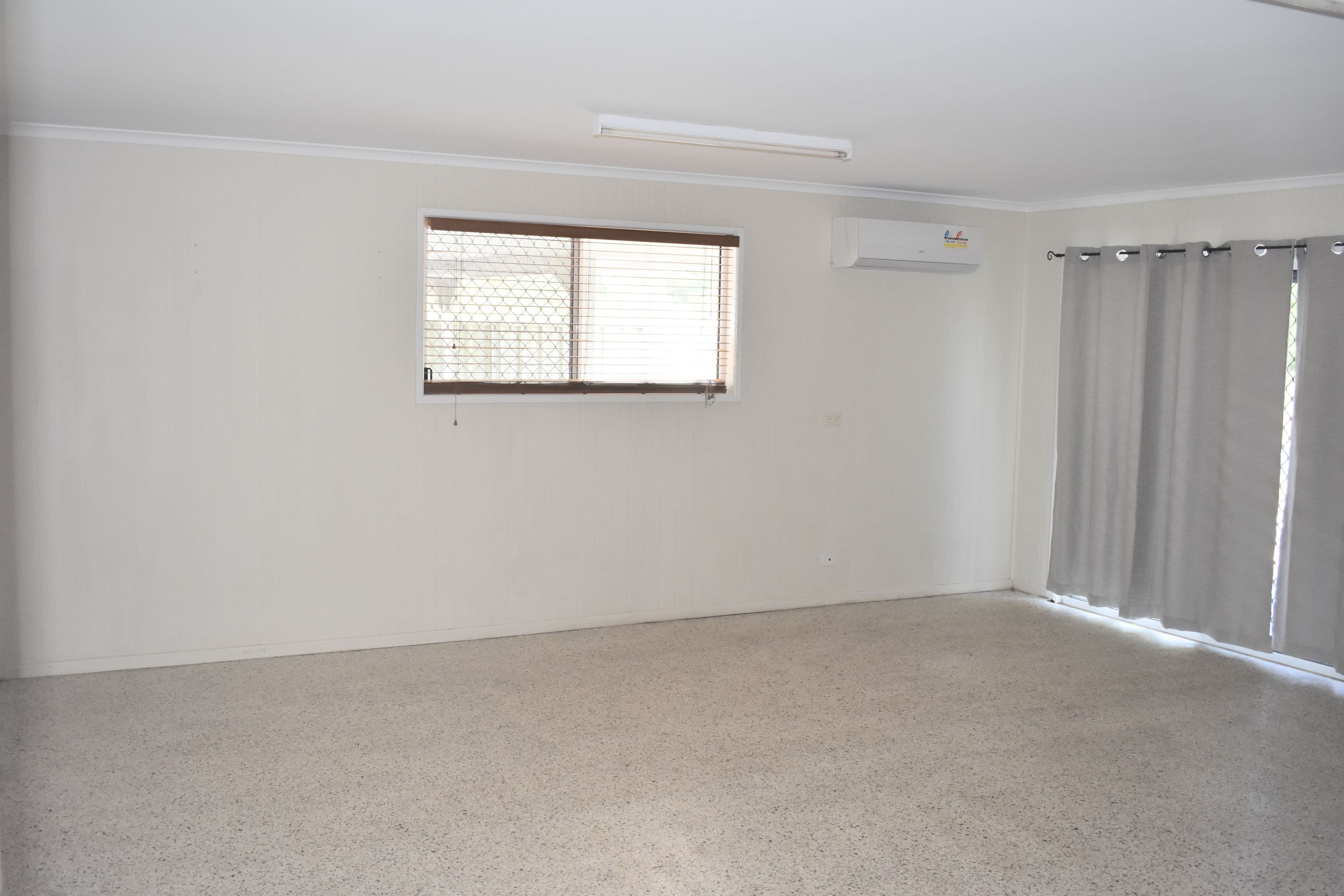 35 Powell Street, Emerald QLD 4720, Emerald - Thumbnail 5