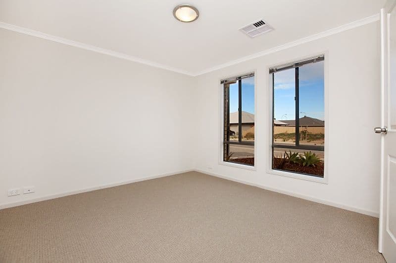 4 Yarr Crescent, SEAFORD MEADOWS SA 5169, Seaford Meadows - Thumbnail 6