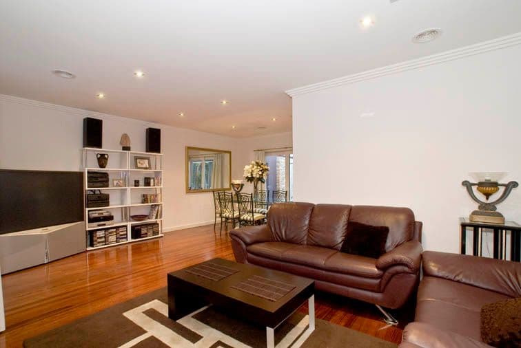 10 Toinette Court, DONCASTER EAST VIC 3109, Doncaster East - Thumbnail 2