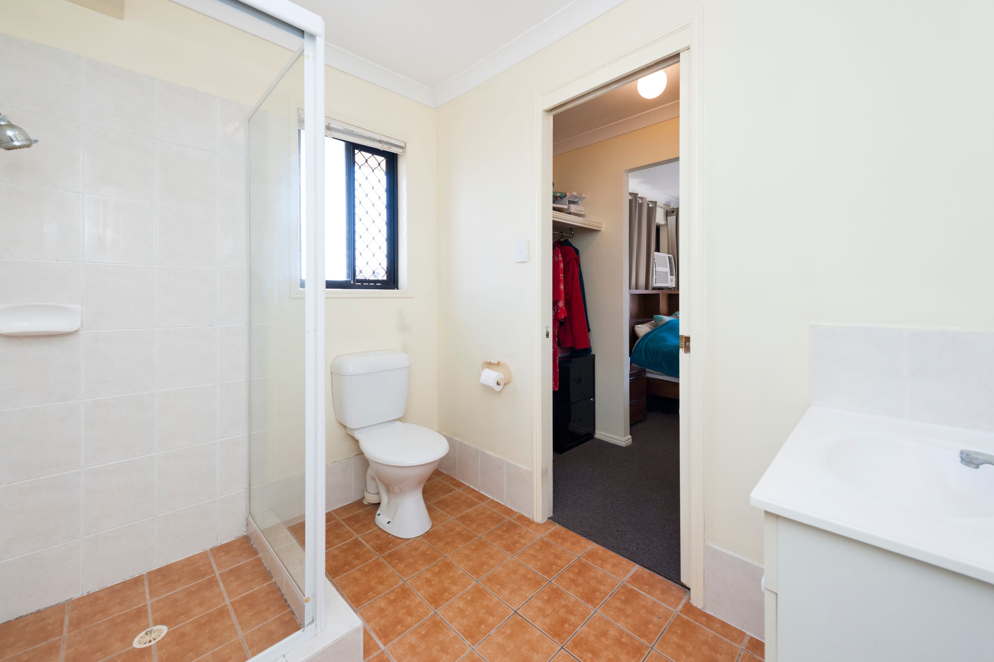 16 Links Avenue, Meadowbrook QLD 4131, Meadowbrook - Thumbnail 6