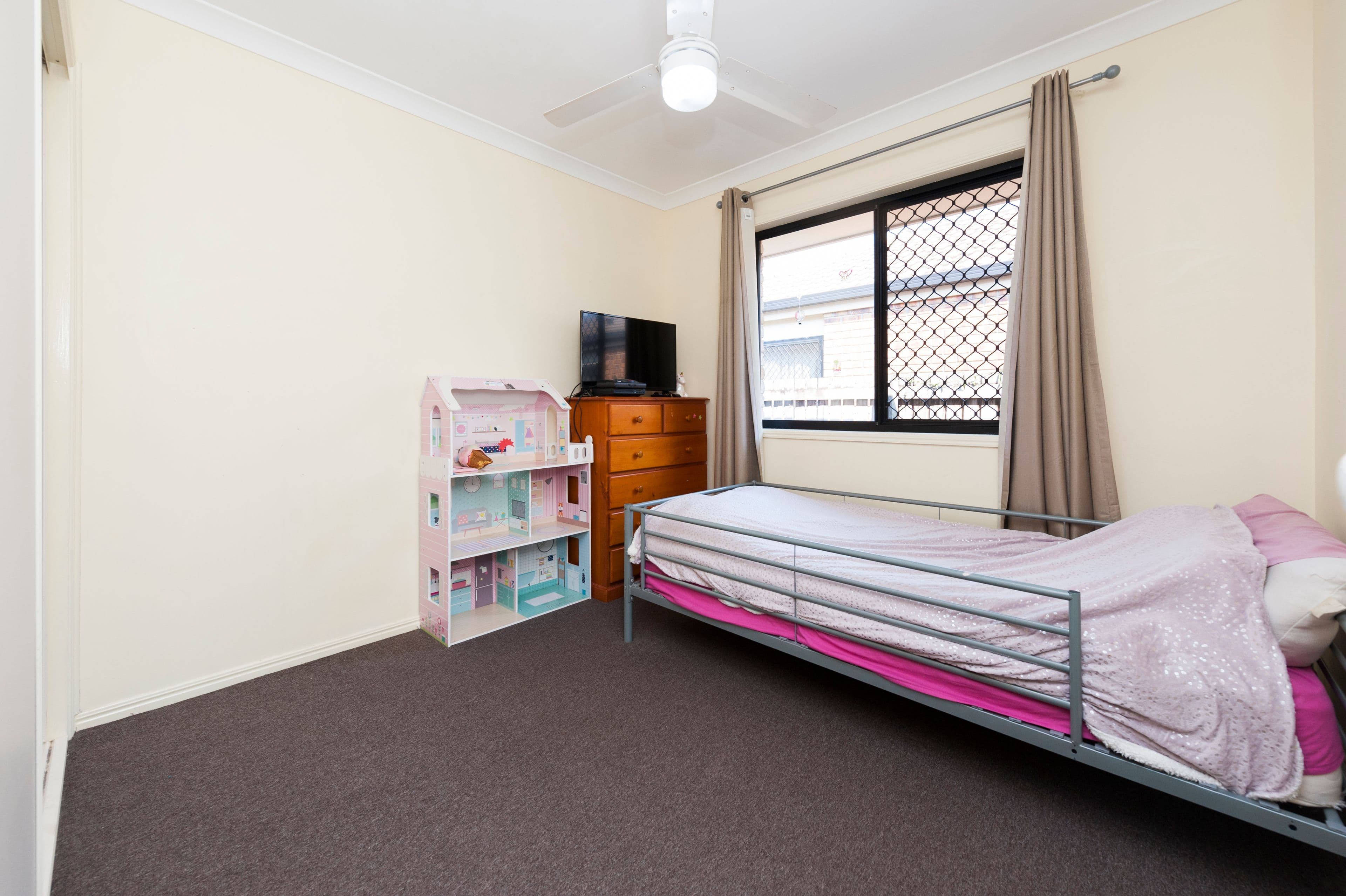 16 Links Avenue, Meadowbrook QLD 4131, Meadowbrook - Thumbnail 7