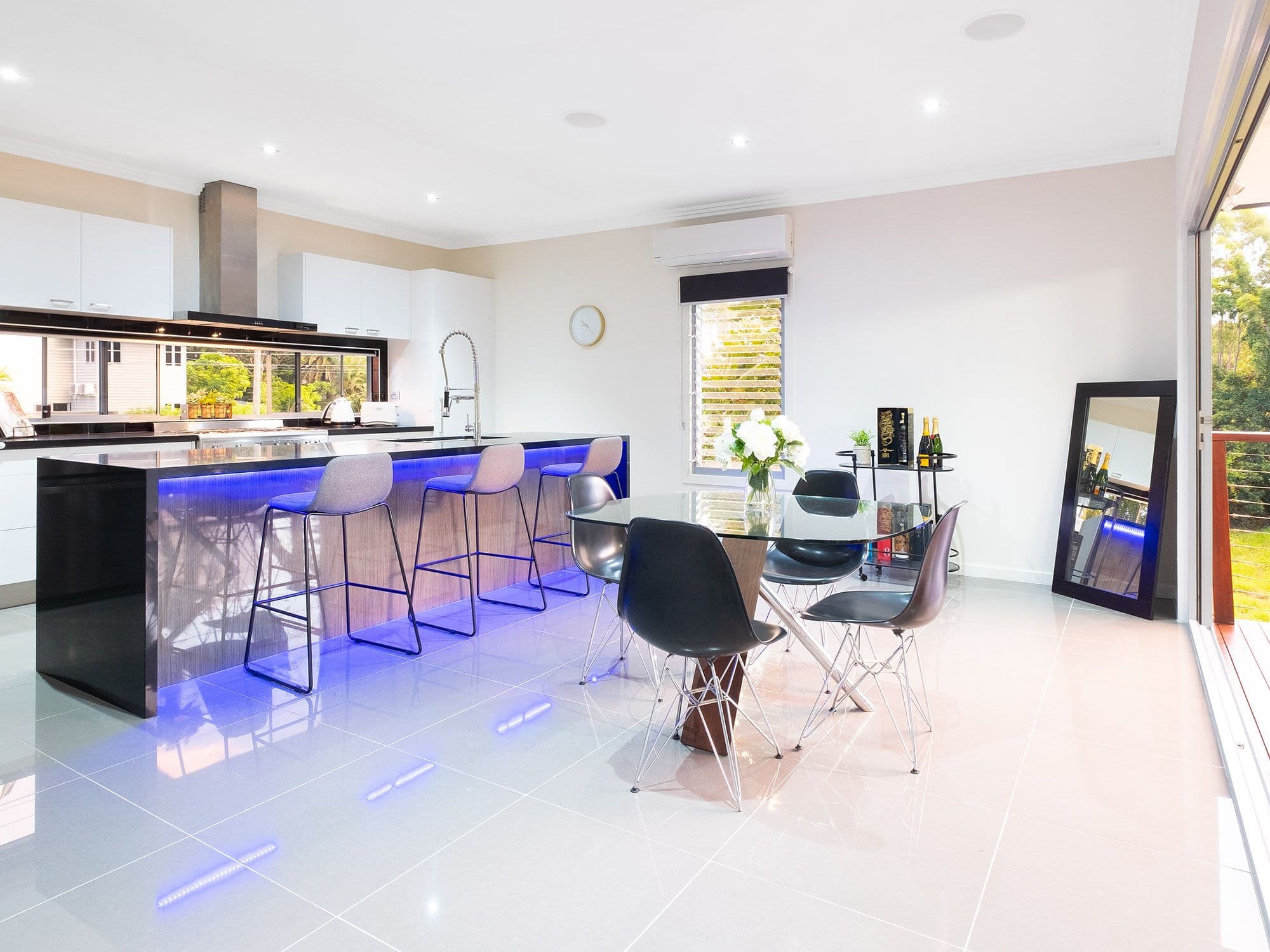 117 Birdwood Road, Holland Park West QLD 4121, Holland Park West - Thumbnail 2