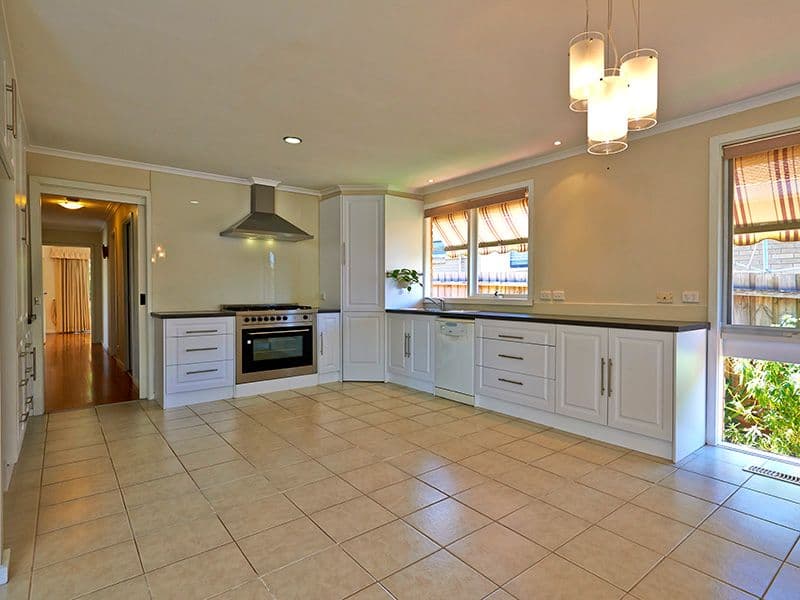 25 Vinen Road, SCORESBY VIC 3179, Scoresby - Thumbnail 2