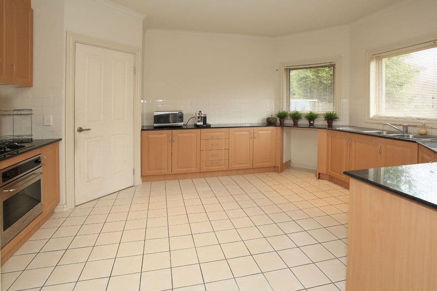 15 Montvale Mews, MOUNT WAVERLEY VIC 3149, Mount Waverley - Thumbnail 2