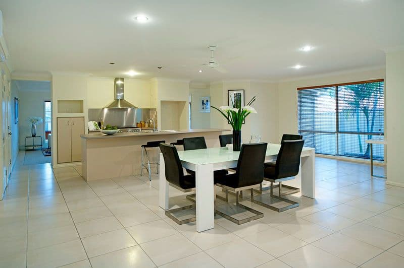 18 Zane Street, MOLENDINAR QLD 4214, Molendinar - Thumbnail 2