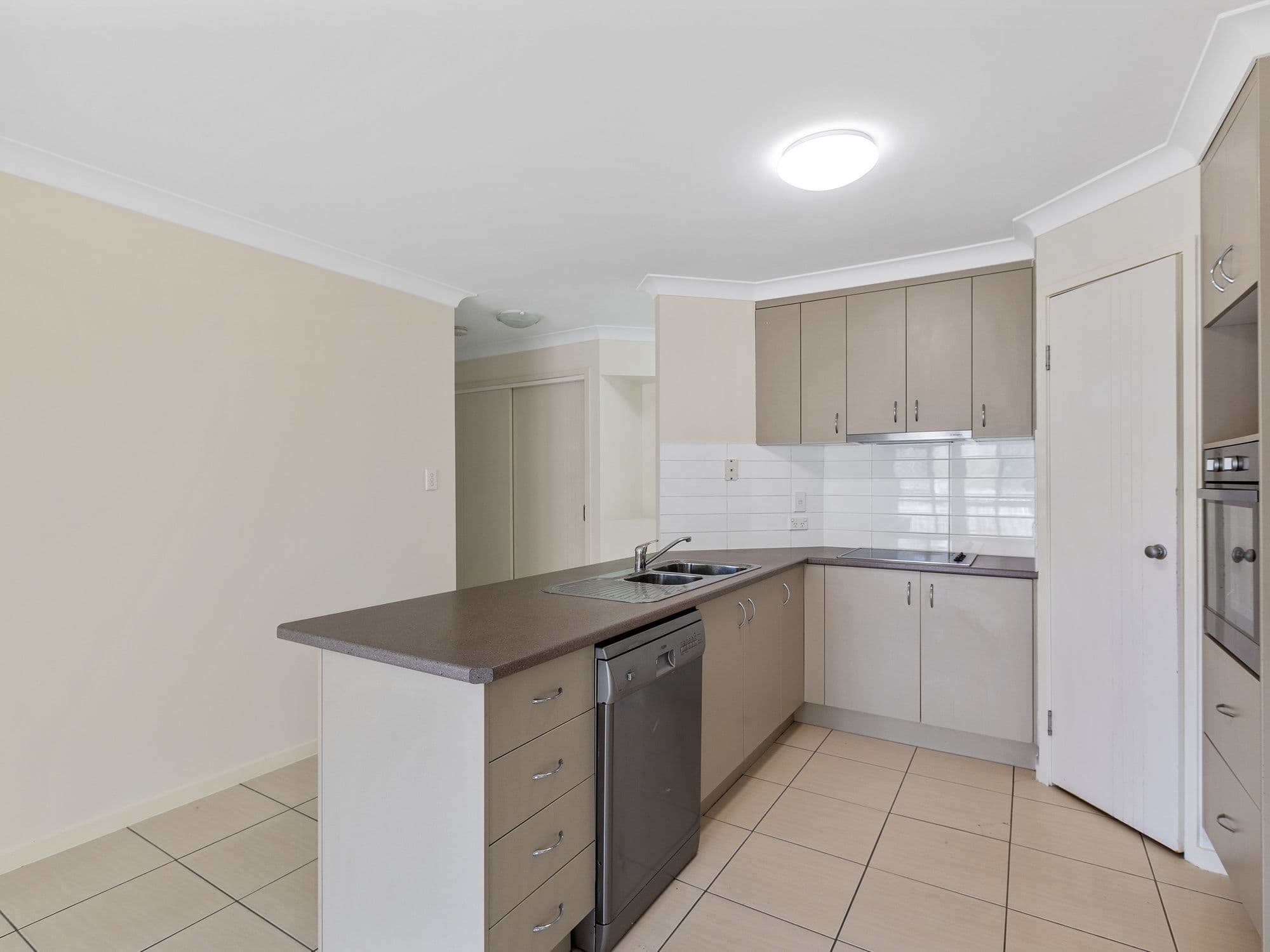 18 Polyanna Court, Loganlea QLD 4131, Loganlea - Thumbnail 2