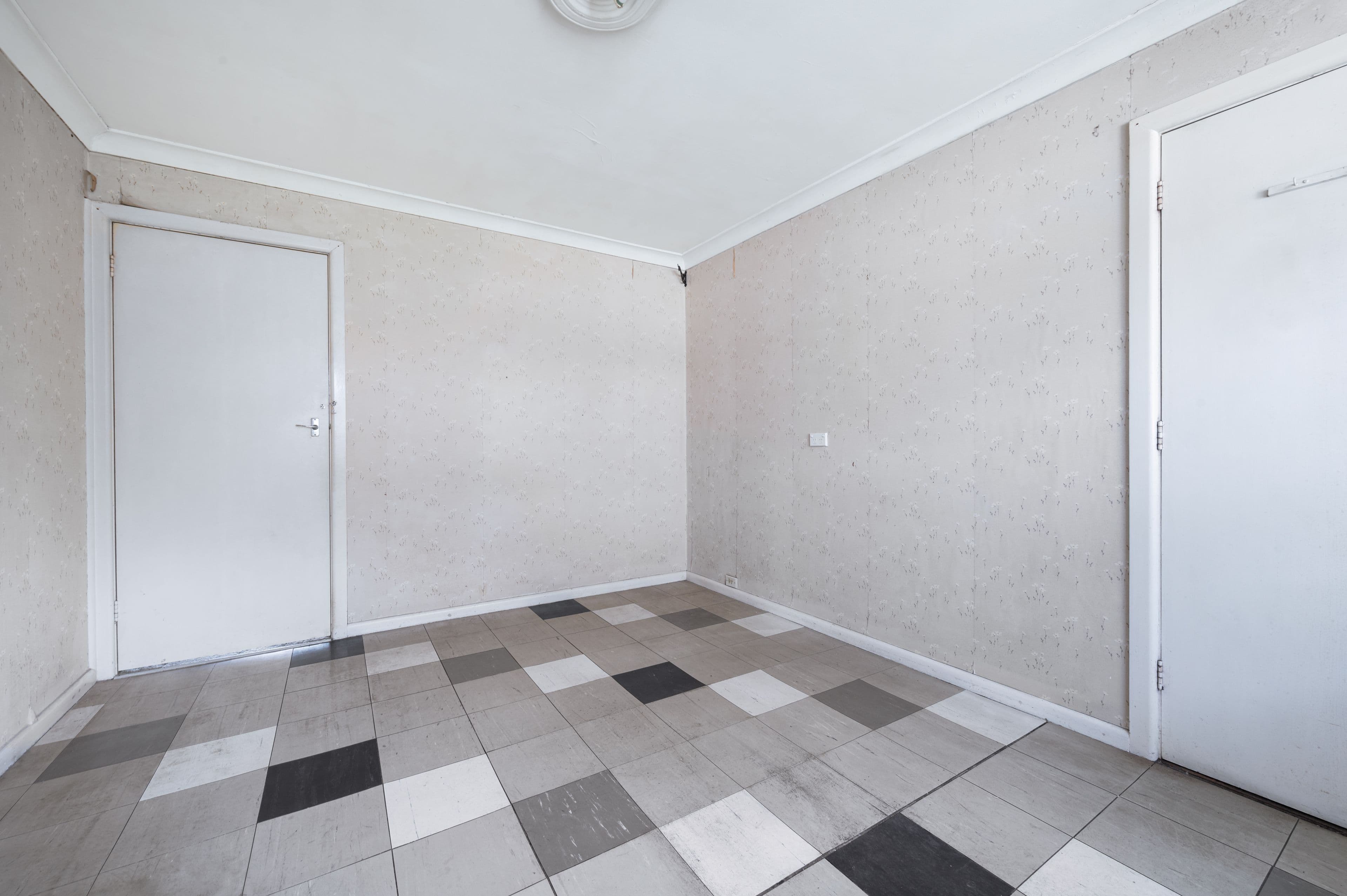 19 Parkland Avenue, Macquarie Fields NSW 2564, Macquarie Fields - Thumbnail 5