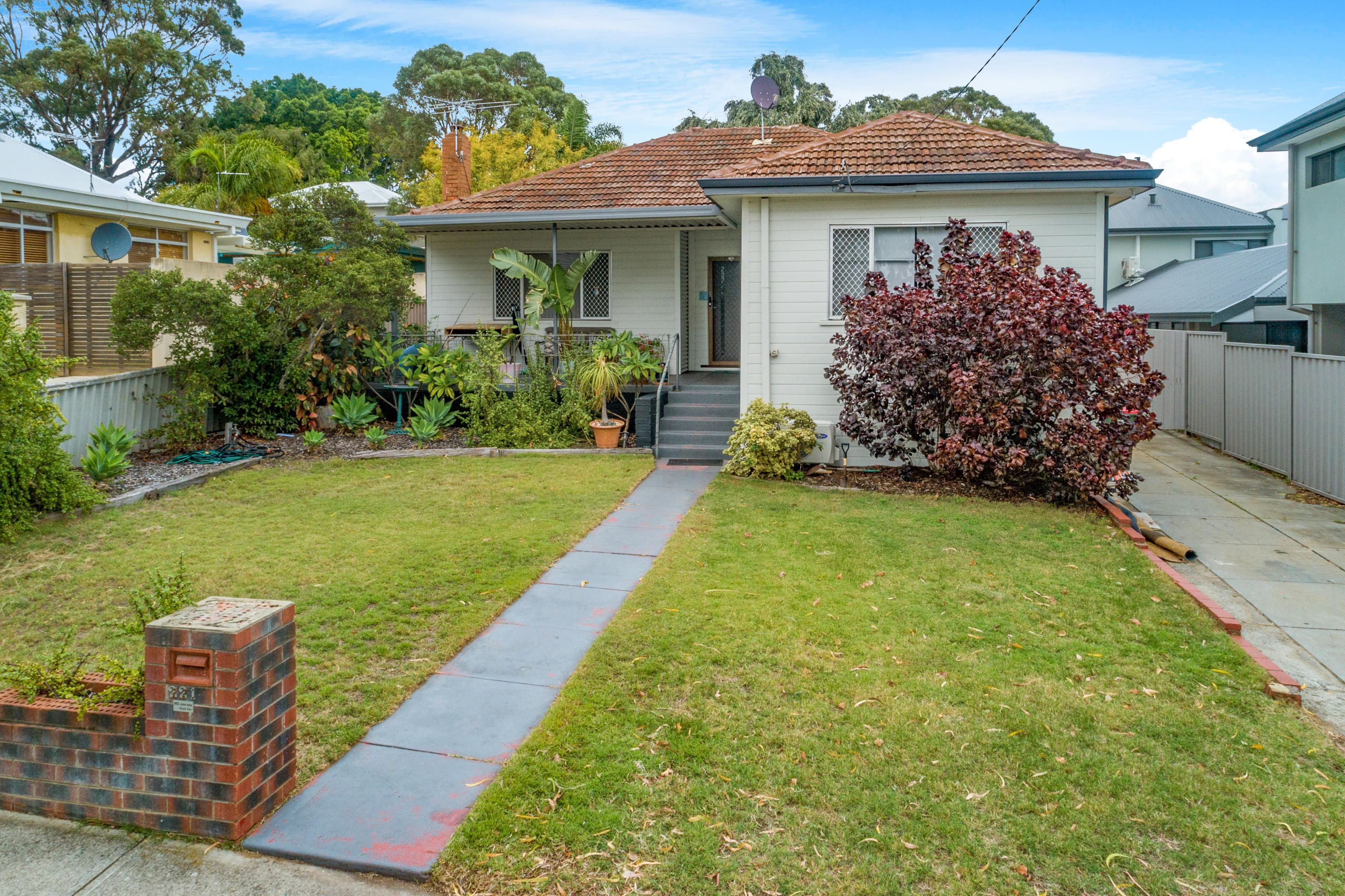 221 Alice Street, Doubleview WA 6018, Doubleview - Image 1