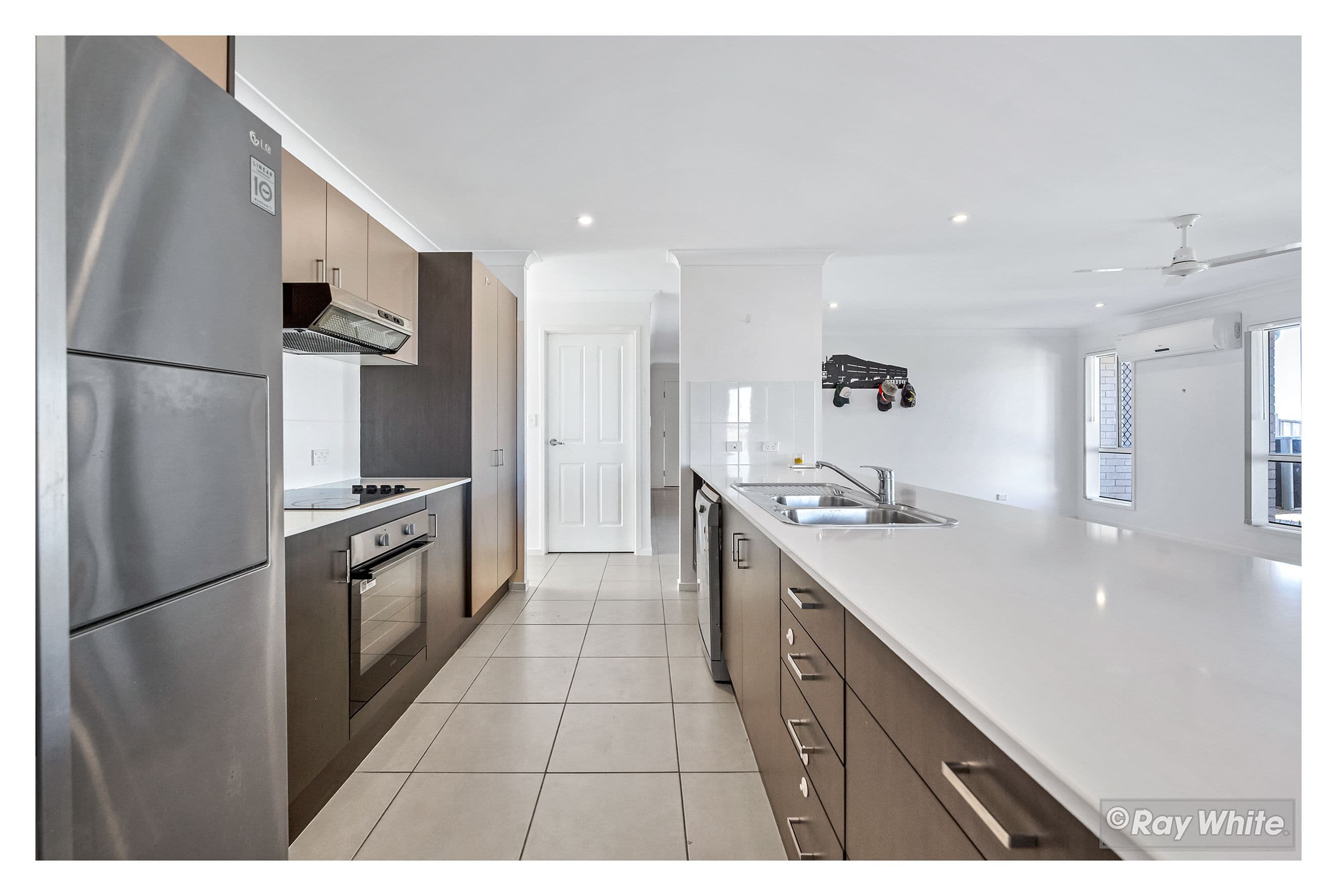17 Rosebrook Place, Gracemere QLD 4702, Gracemere - Thumbnail 2
