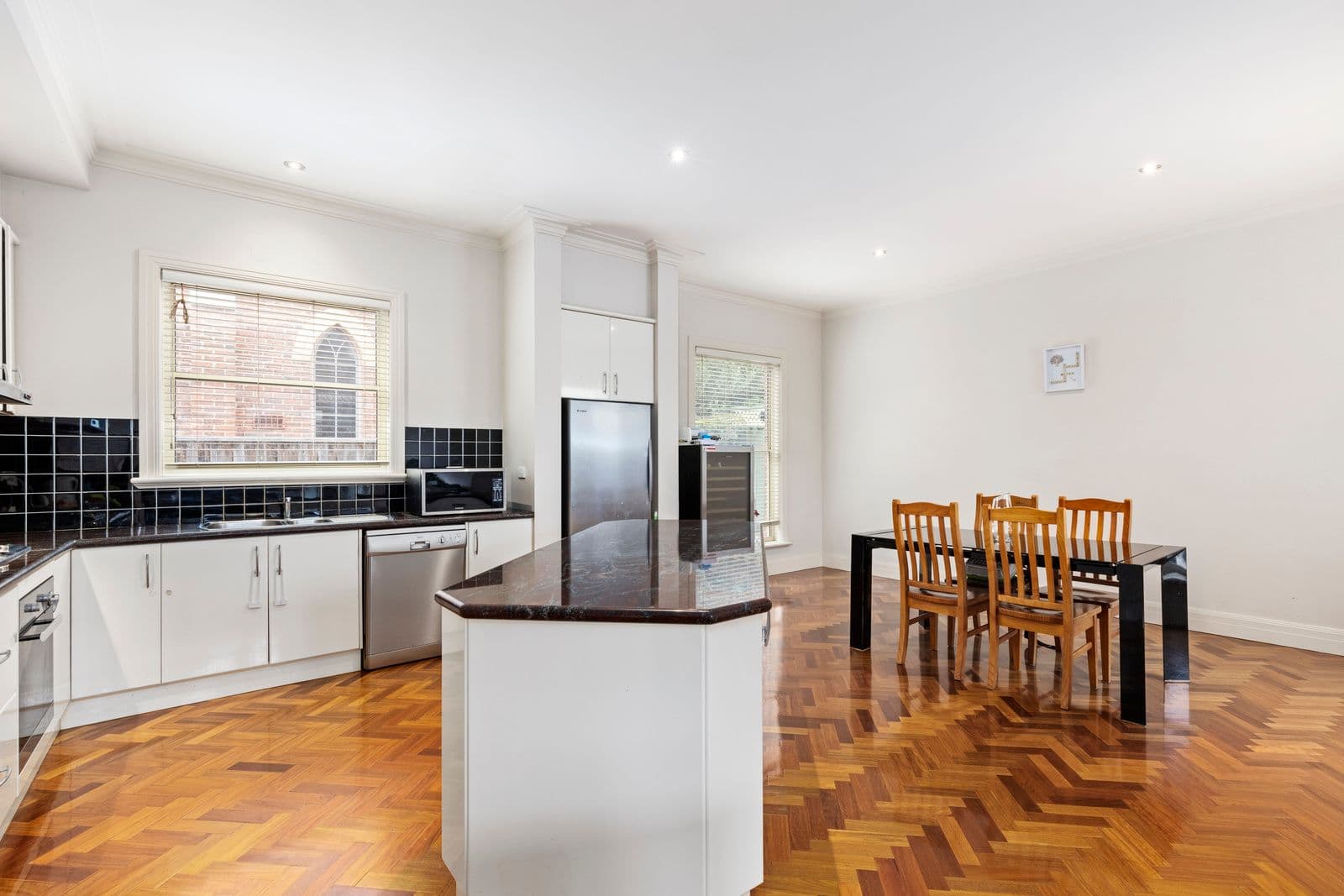 213a Aberdeen Street, Newtown VIC 3220, Newtown - Thumbnail 2