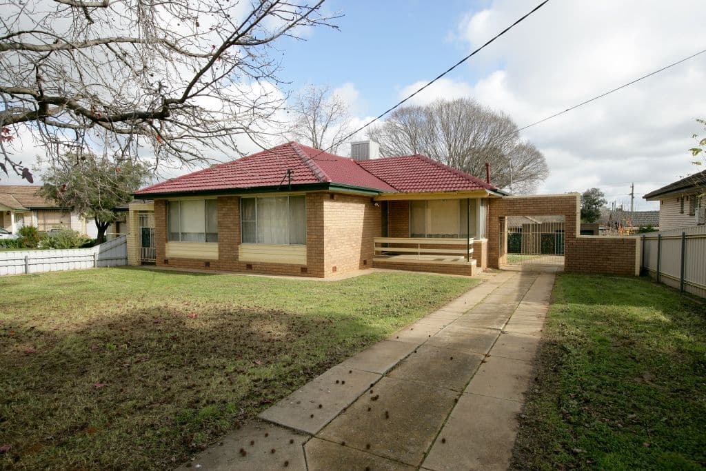 28 Nixon Crescent, TOLLAND NSW 2650, Tolland - Image 1