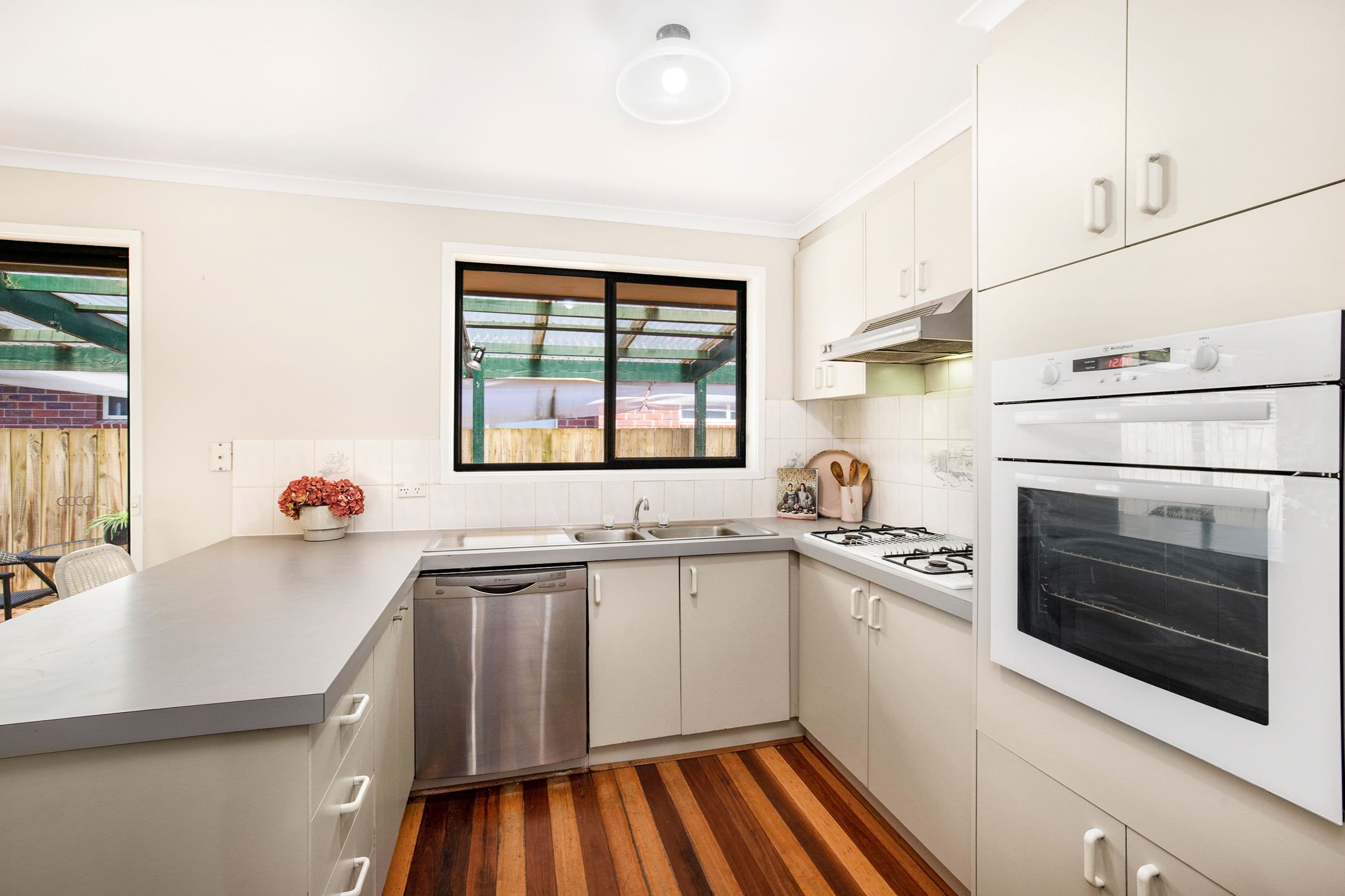 52 Dunbarton Drive, Pakenham VIC 3810, Pakenham - Thumbnail 2
