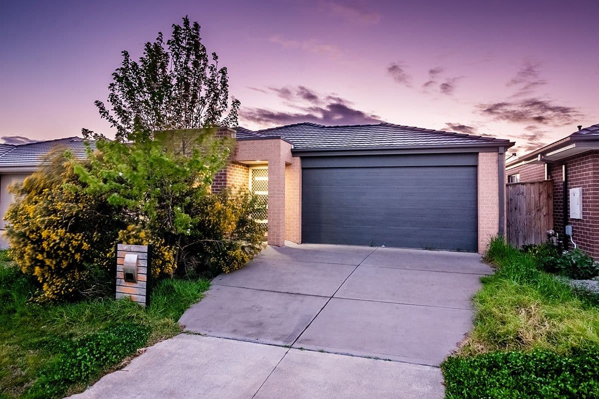 17 Glenelg Street, Clyde North VIC 3978, Clyde North - Image 1
