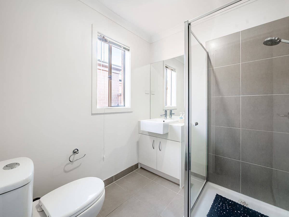 17 Glenelg Street, Clyde North VIC 3978, Clyde North - Thumbnail 3