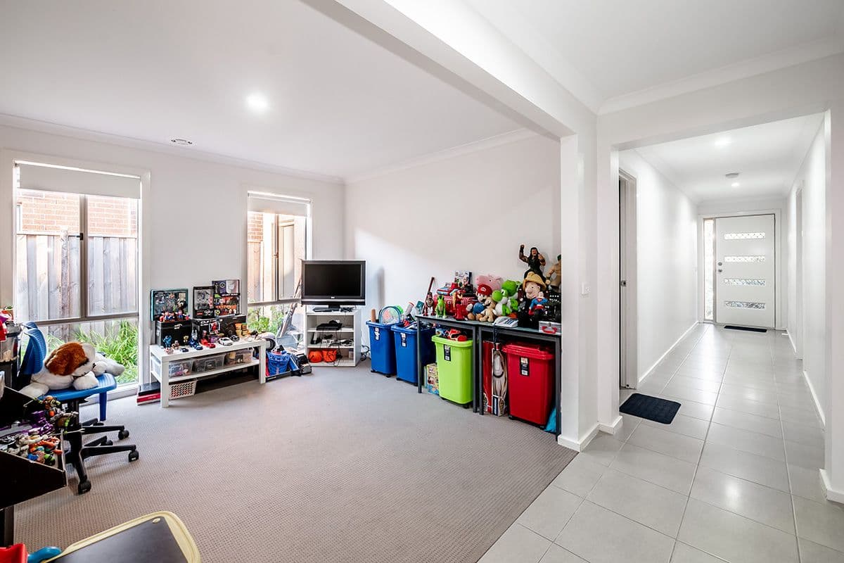 17 Glenelg Street, Clyde North VIC 3978, Clyde North - Thumbnail 4