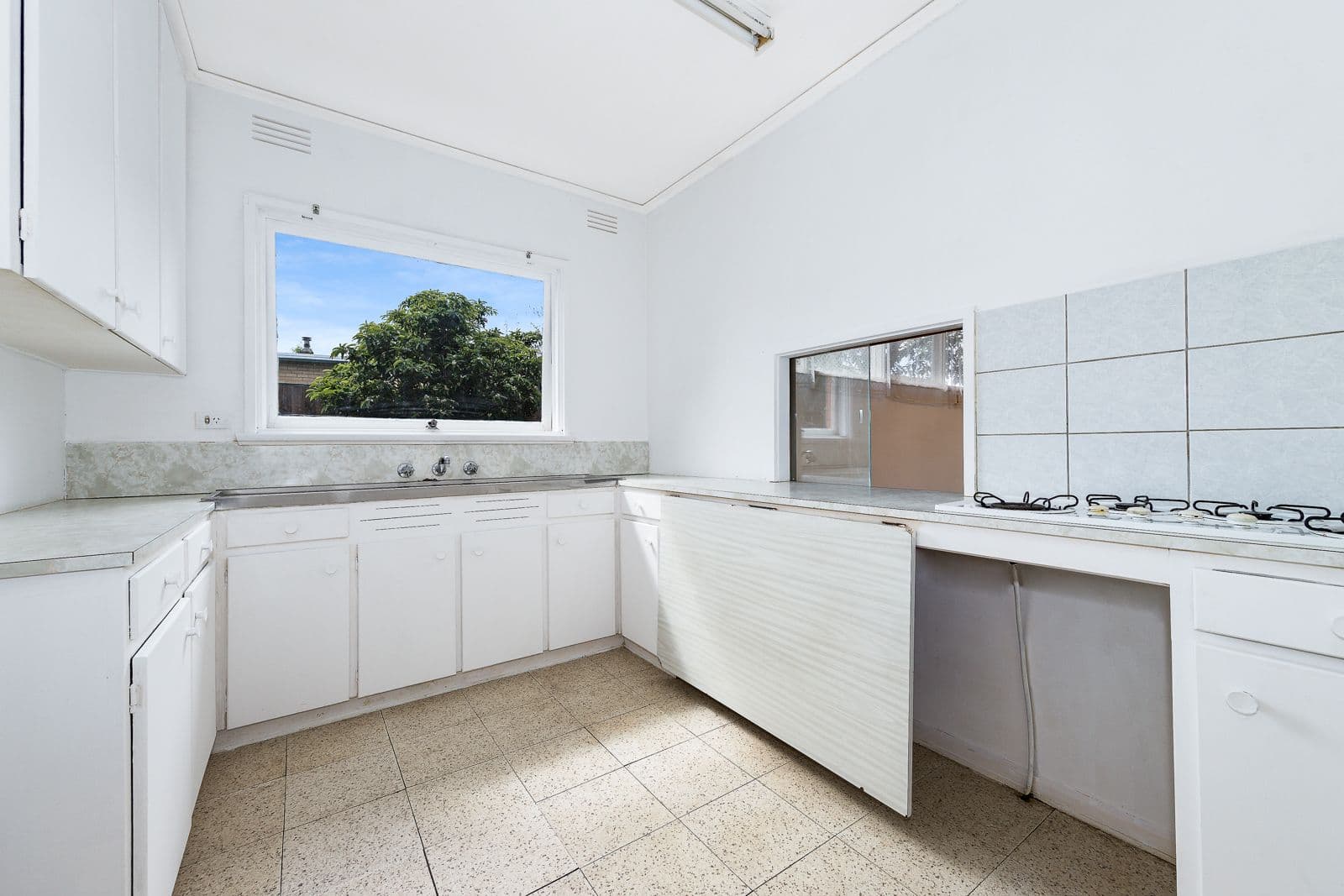 17 McKenna Road, Glen Waverley VIC 3150, Glen Waverley - Thumbnail 3