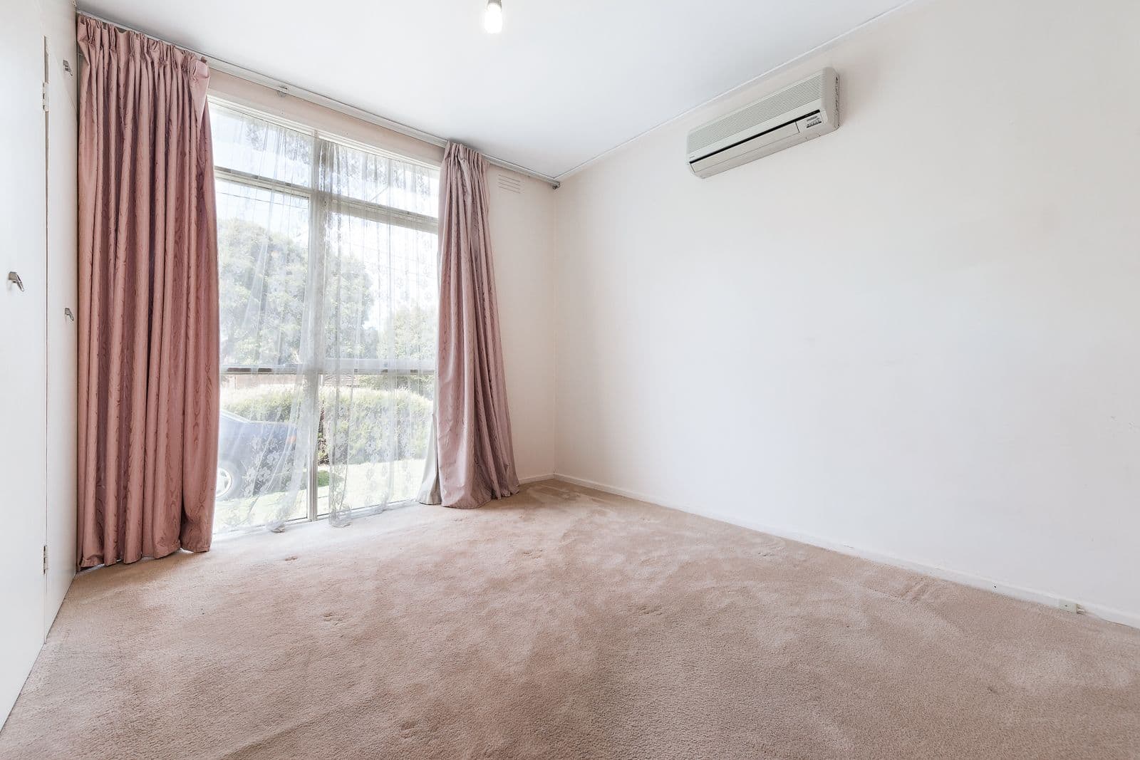 17 McKenna Road, Glen Waverley VIC 3150, Glen Waverley - Thumbnail 4