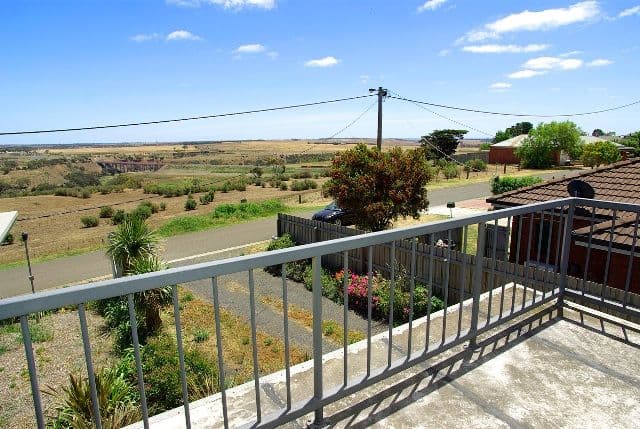 9 Hunt Road, HERNE HILL VIC 3218, Herne Hill - Thumbnail 2