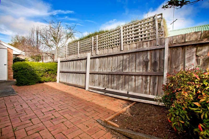 3 Augustine Drive, HIGHTON VIC 3216, Highton - Thumbnail 2
