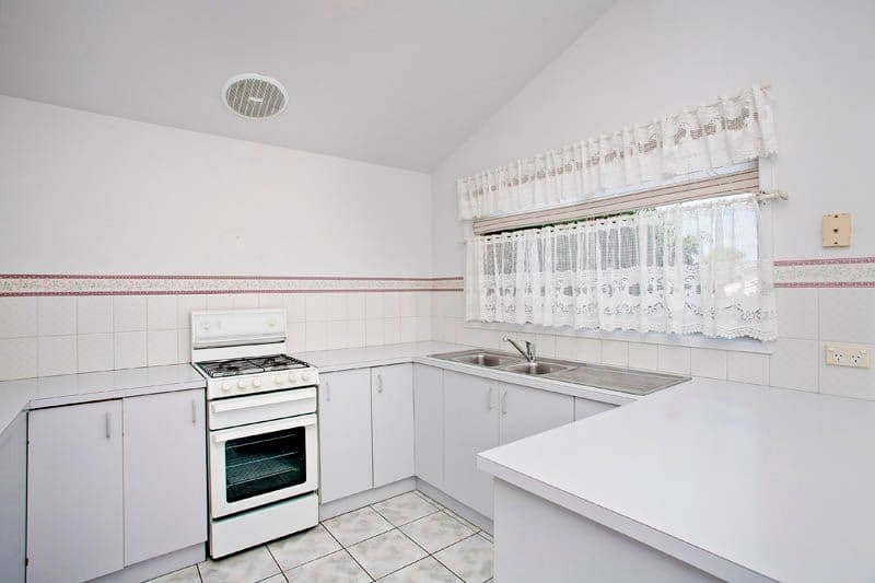3 Augustine Drive, HIGHTON VIC 3216, Highton - Thumbnail 4