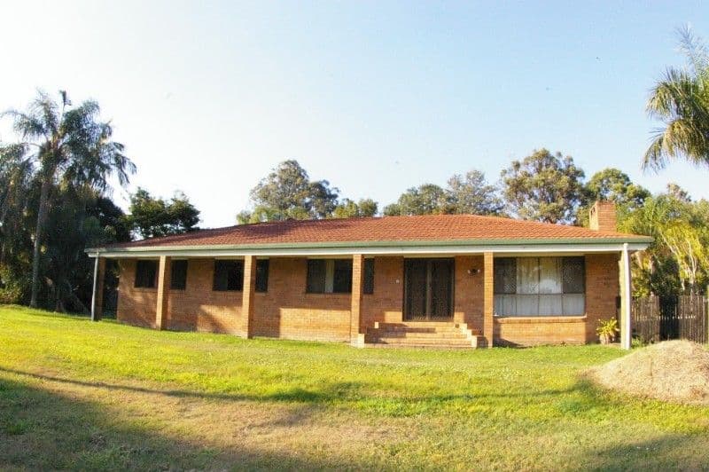 15 Warren Crescent, DECEPTION BAY QLD 4508, Deception Bay - Thumbnail 2