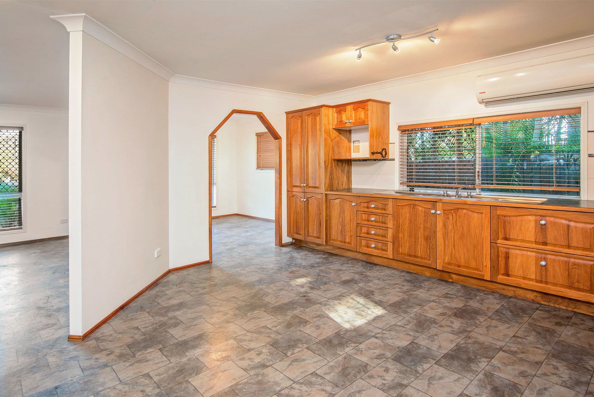 21 Louise Street, Underwood QLD 4119, Underwood - Thumbnail 4