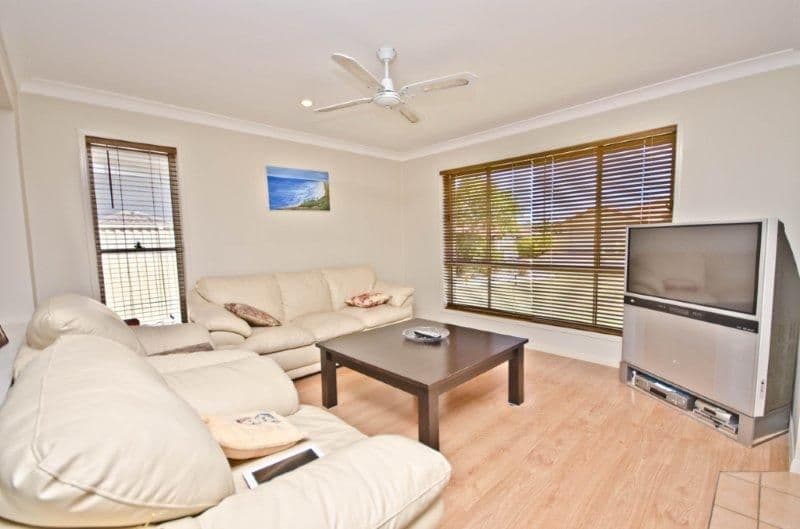 18 Golden Bear Drive, ARUNDEL QLD 4214, Arundel - Thumbnail 4