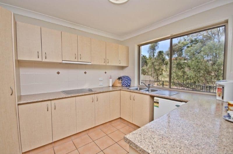 18 Golden Bear Drive, ARUNDEL QLD 4214, Arundel - Thumbnail 8