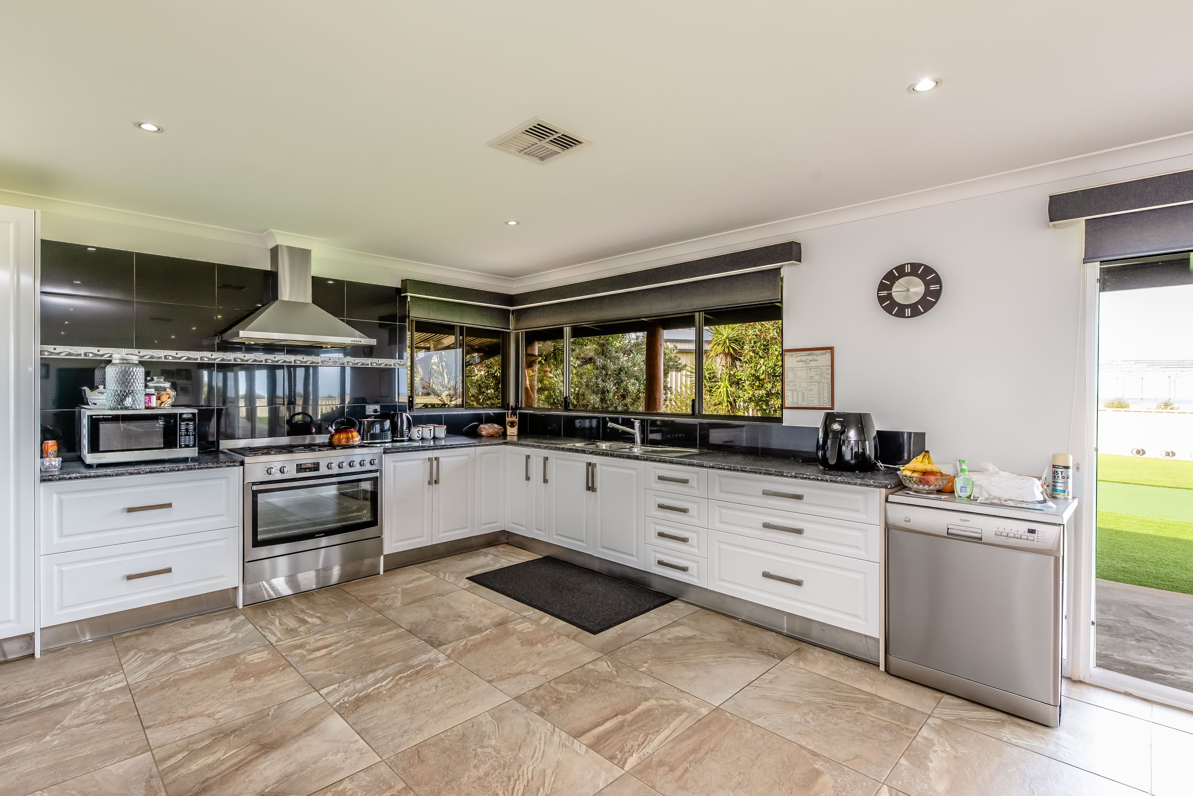 131 Wittenoom Circle, White Peak WA 6532, White Peak - Thumbnail 6