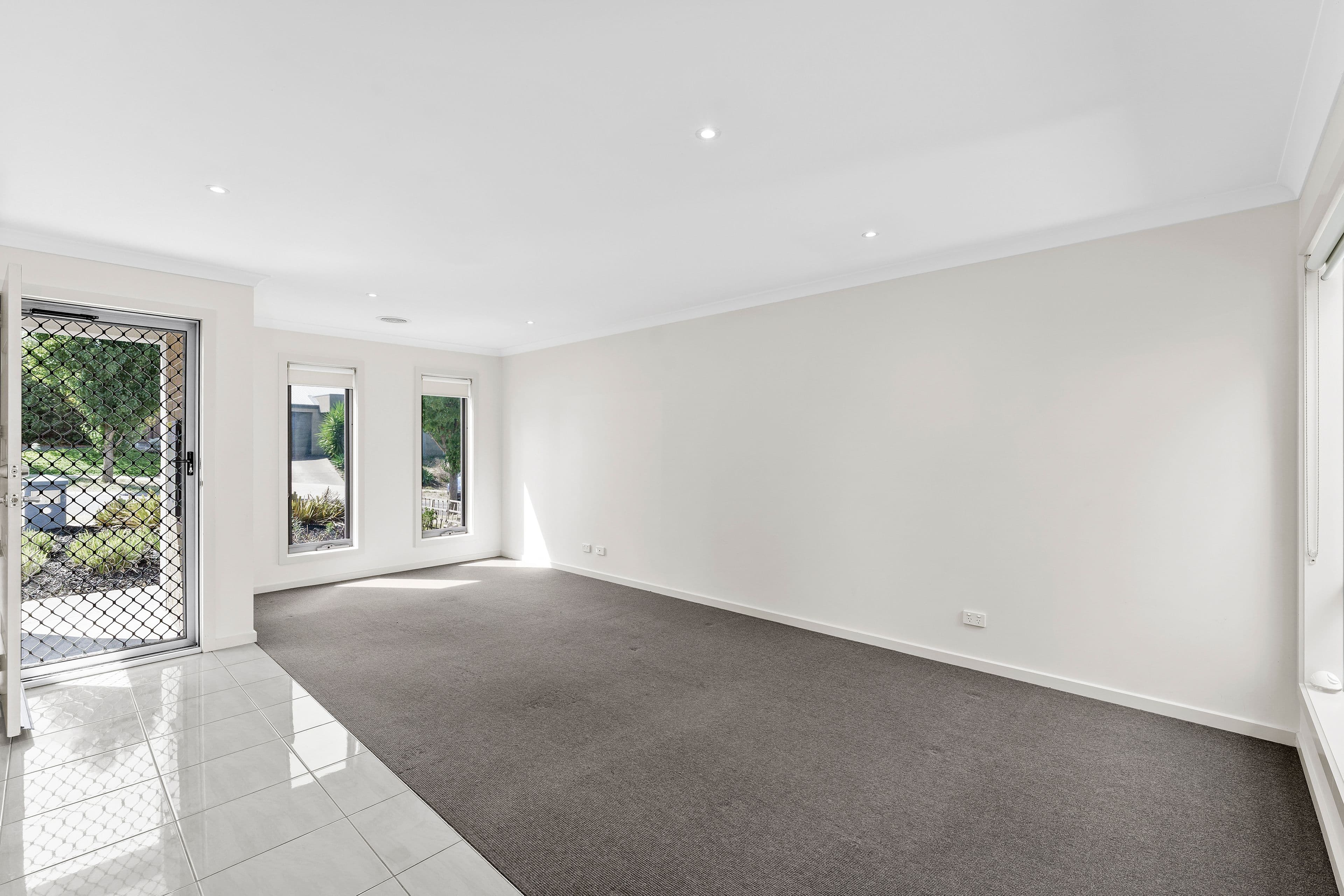 36 Ferris Street, Sunbury VIC 3429, Sunbury - Thumbnail 2