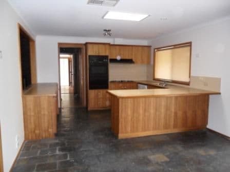 690 Highlands Road, SEYMOUR VIC 3660, Seymour - Thumbnail 2