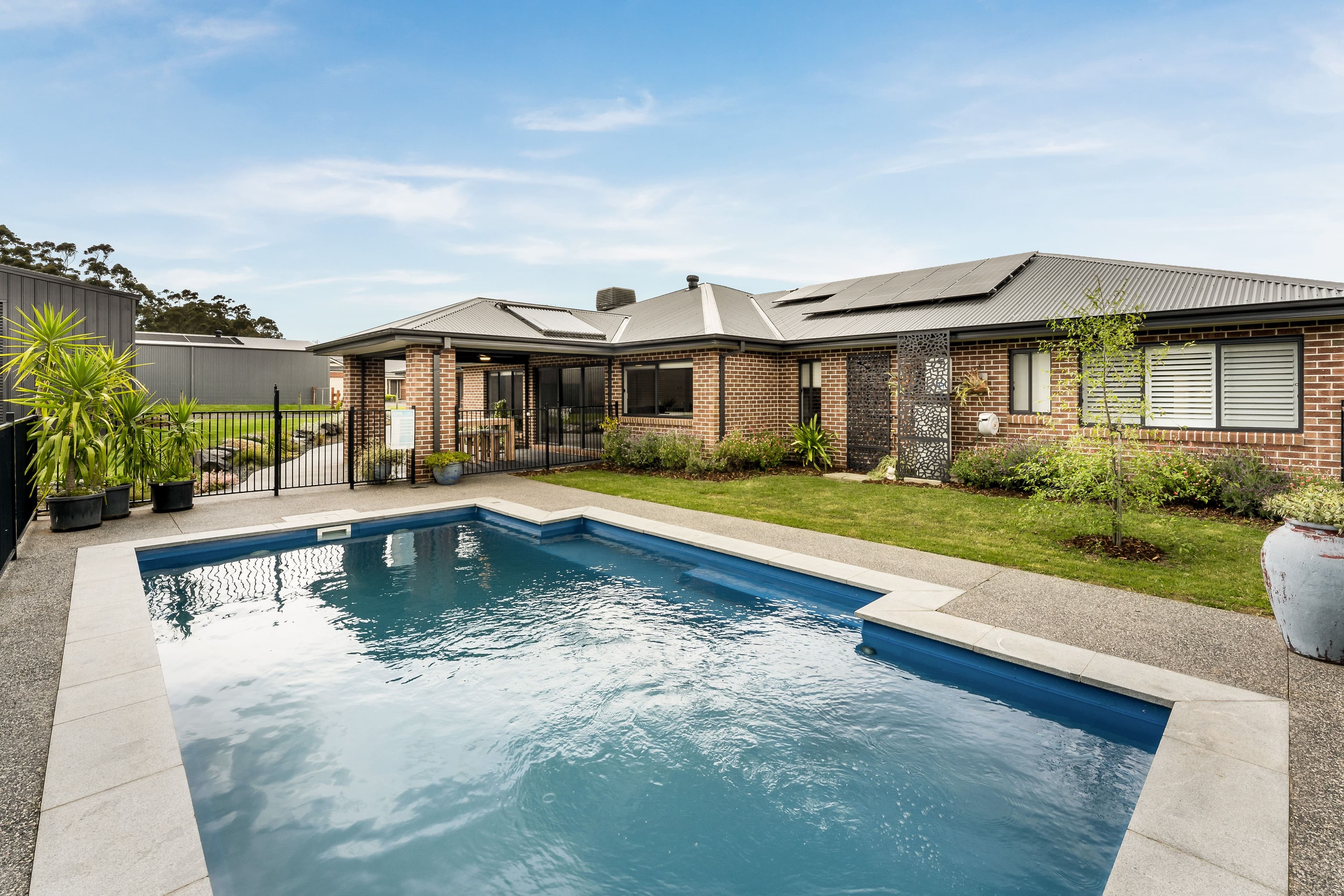 8 Ripplebrook Court, Drouin VIC 3818, Drouin - Thumbnail 2
