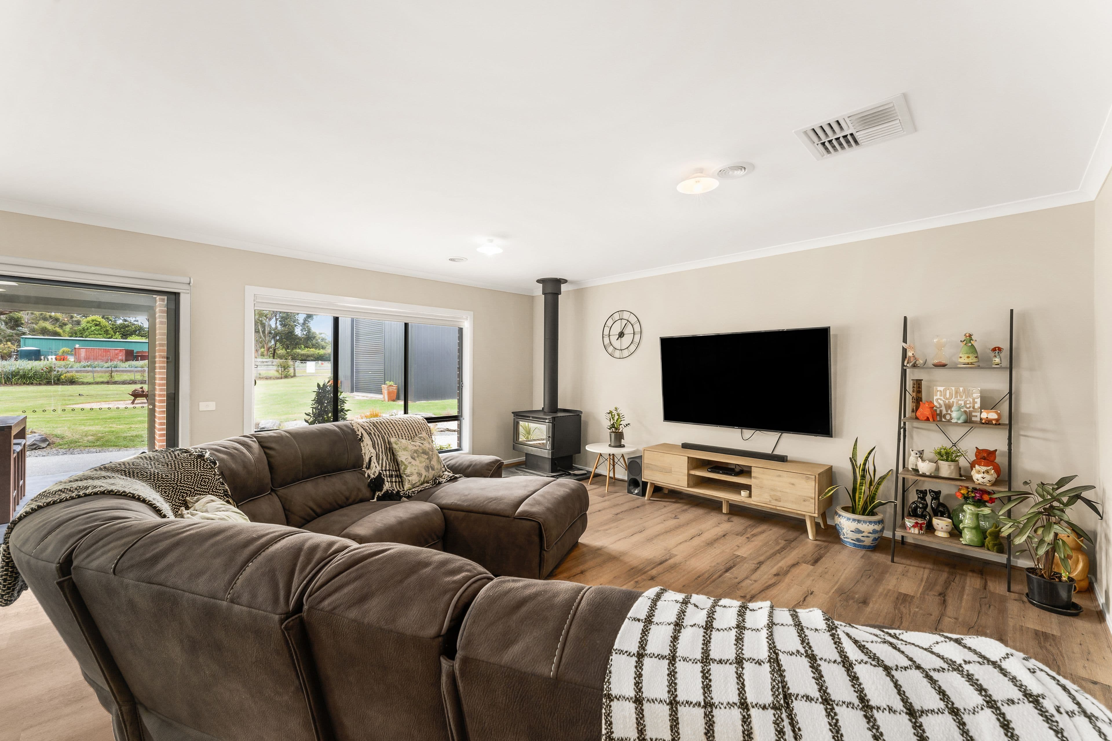 8 Ripplebrook Court, Drouin VIC 3818, Drouin - Thumbnail 5