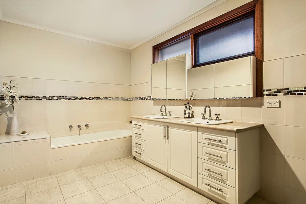 18 Glenair Street, TEMPLESTOWE LOWER VIC 3107, Templestowe Lower - Thumbnail 7