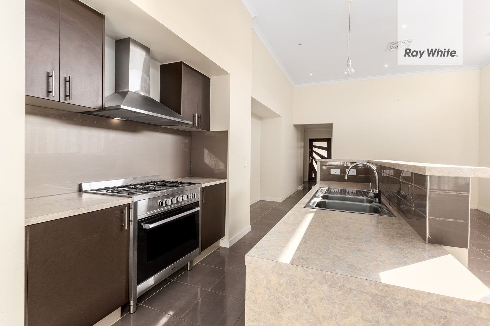30 Gateshead Street, Craigieburn VIC 3064, Craigieburn - Thumbnail 3