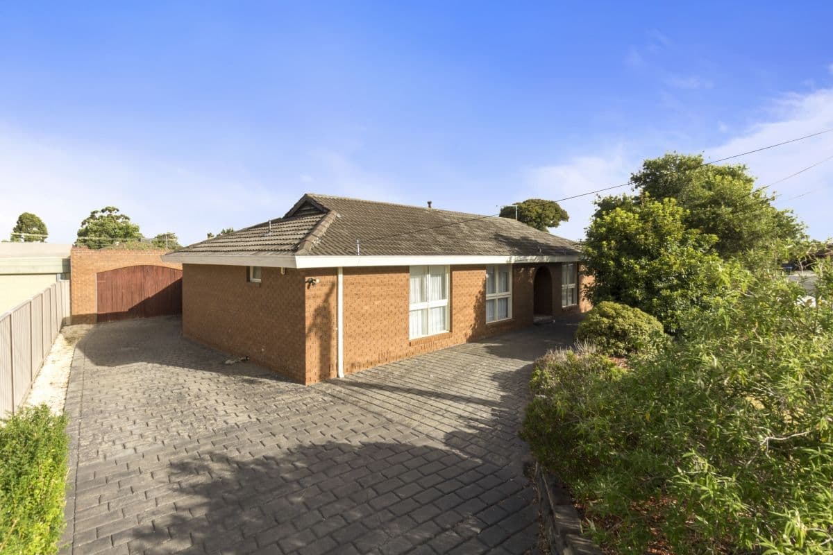 4 Merrett Avenue, Hoppers Crossing VIC 3029, Hoppers Crossing - Thumbnail 2
