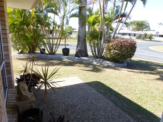 12 Meero Street, SOUTH MACKAY QLD 4740, South Mackay - Thumbnail 2