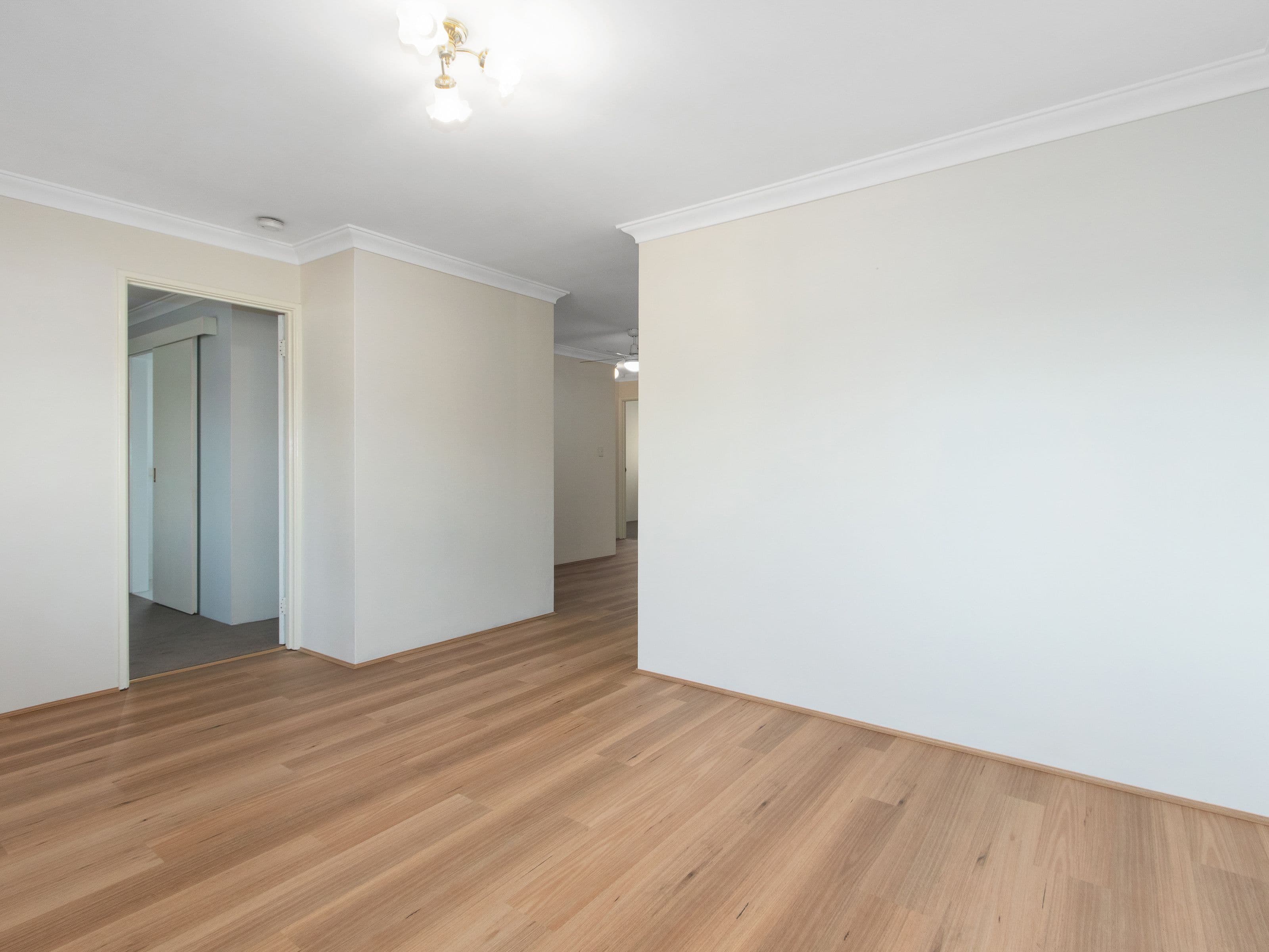 6 Lansing Street, Queens Park WA 6107, Queens Park - Thumbnail 3