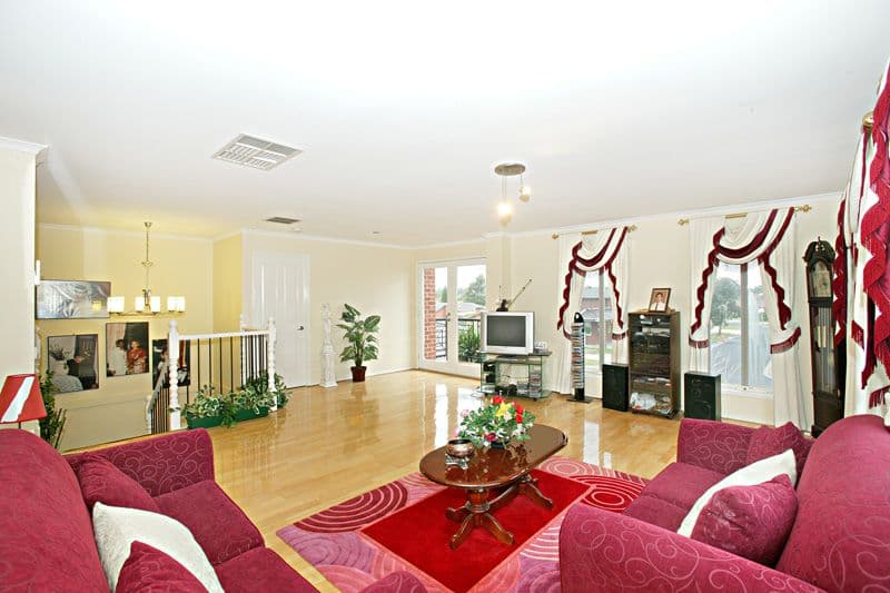 5 Garden Grove Drive, MILL PARK VIC 3082, Mill Park - Thumbnail 5