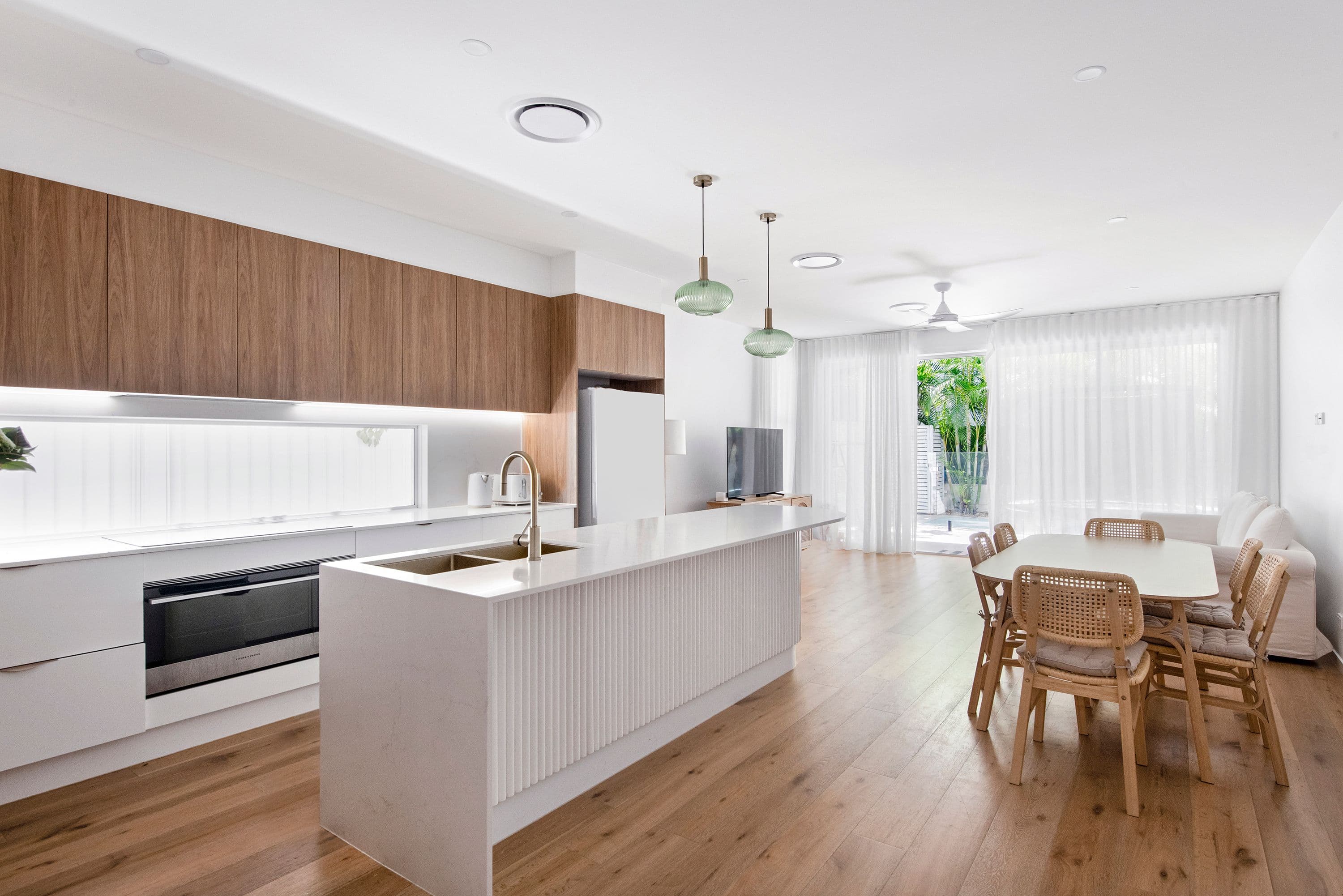 69 Petrel Avenue, Mermaid Beach QLD 4218, Mermaid Beach - Thumbnail 6