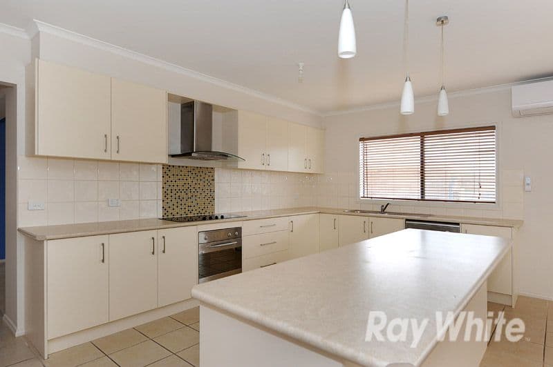 14 Southgate Drive, BERWICK VIC 3806, Berwick - Thumbnail 2