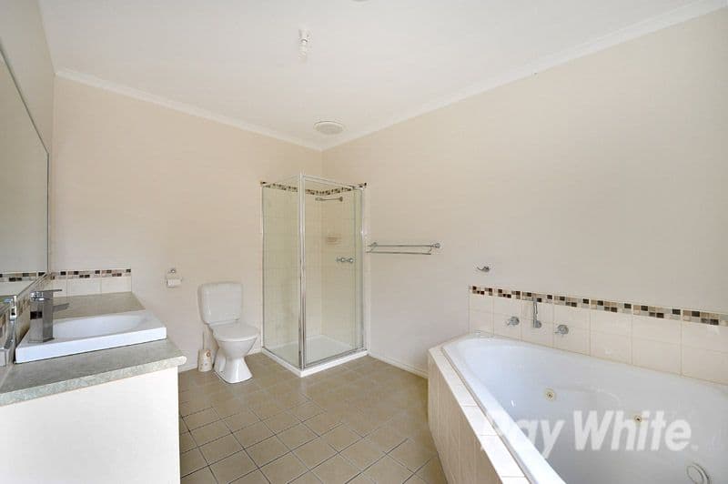 14 Southgate Drive, BERWICK VIC 3806, Berwick - Thumbnail 8
