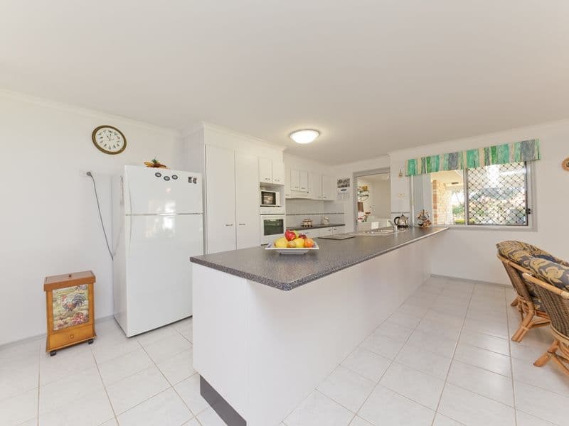 51 Newton Drive, BEERWAH QLD 4519, Beerwah - Thumbnail 3