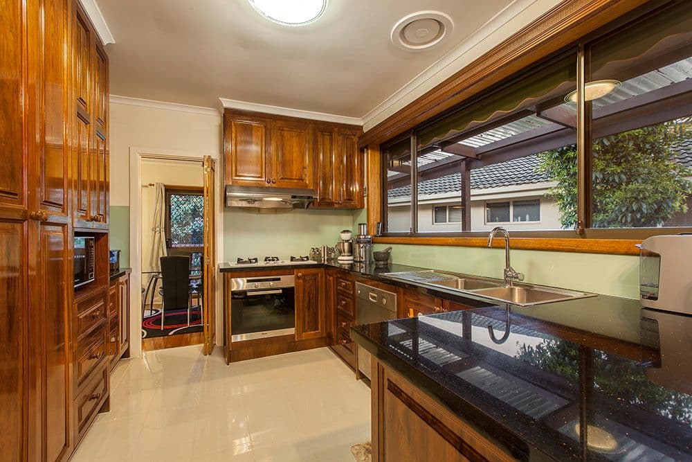 47 Winston Drive, DONCASTER VIC 3108, Doncaster - Thumbnail 3