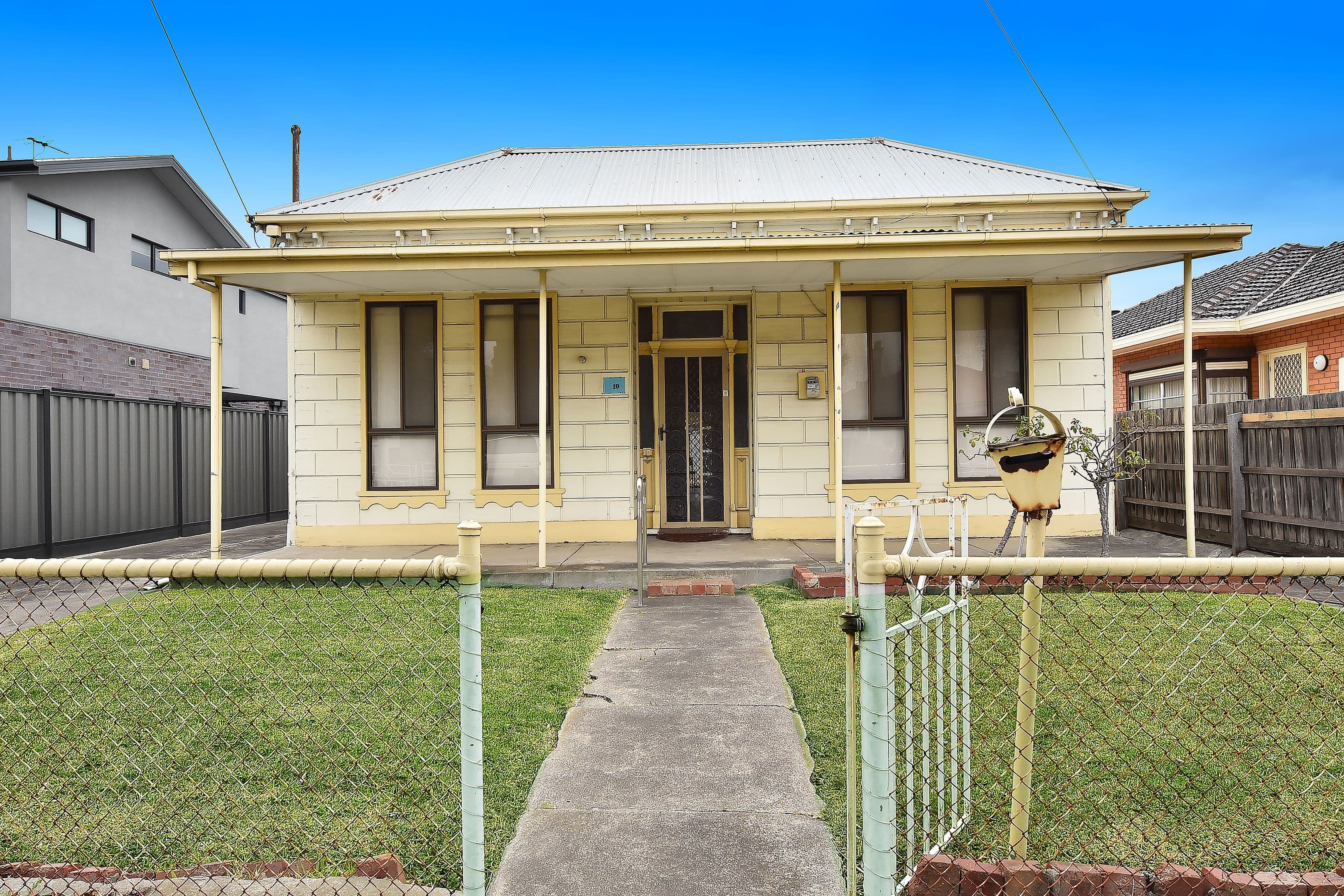 10 De Carle Street, Coburg VIC 3058, Coburg - Thumbnail 3