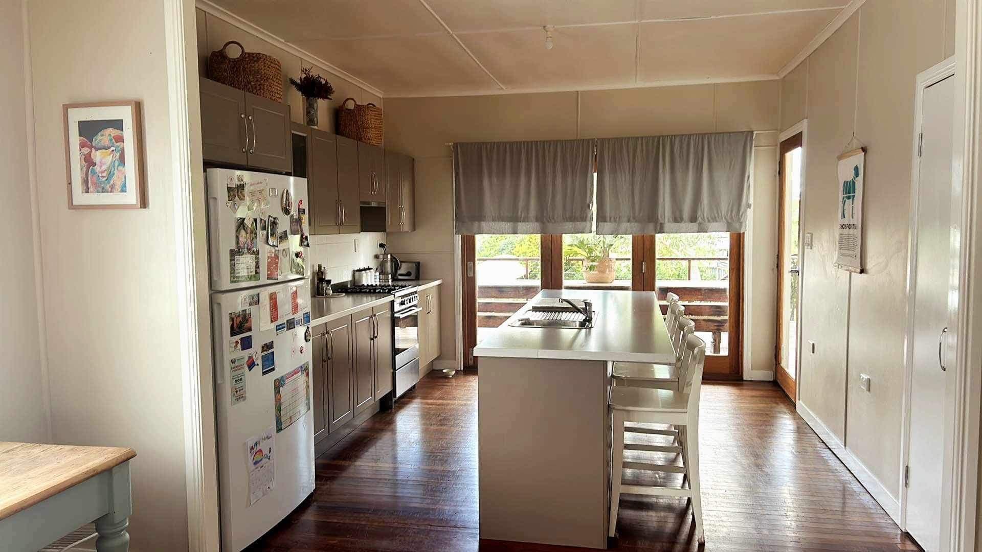 18 Walter Street, Blackall QLD 4472, Blackall - Thumbnail 2