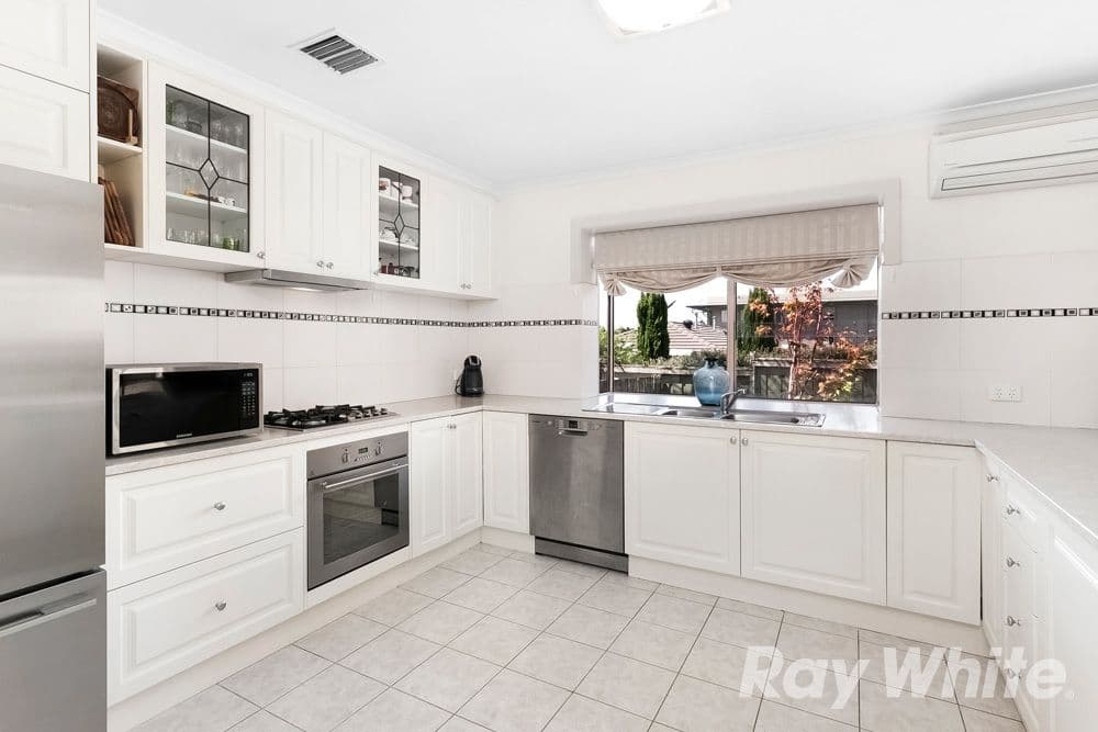 30 Robinson Drive, Burwood East VIC 3151, Burwood East - Thumbnail 5