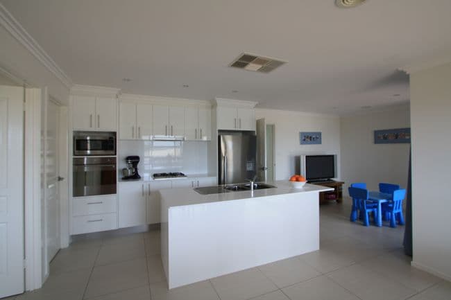 15 Lithgow Place, BUNGENDORE NSW 2621, Bungendore - Thumbnail 4