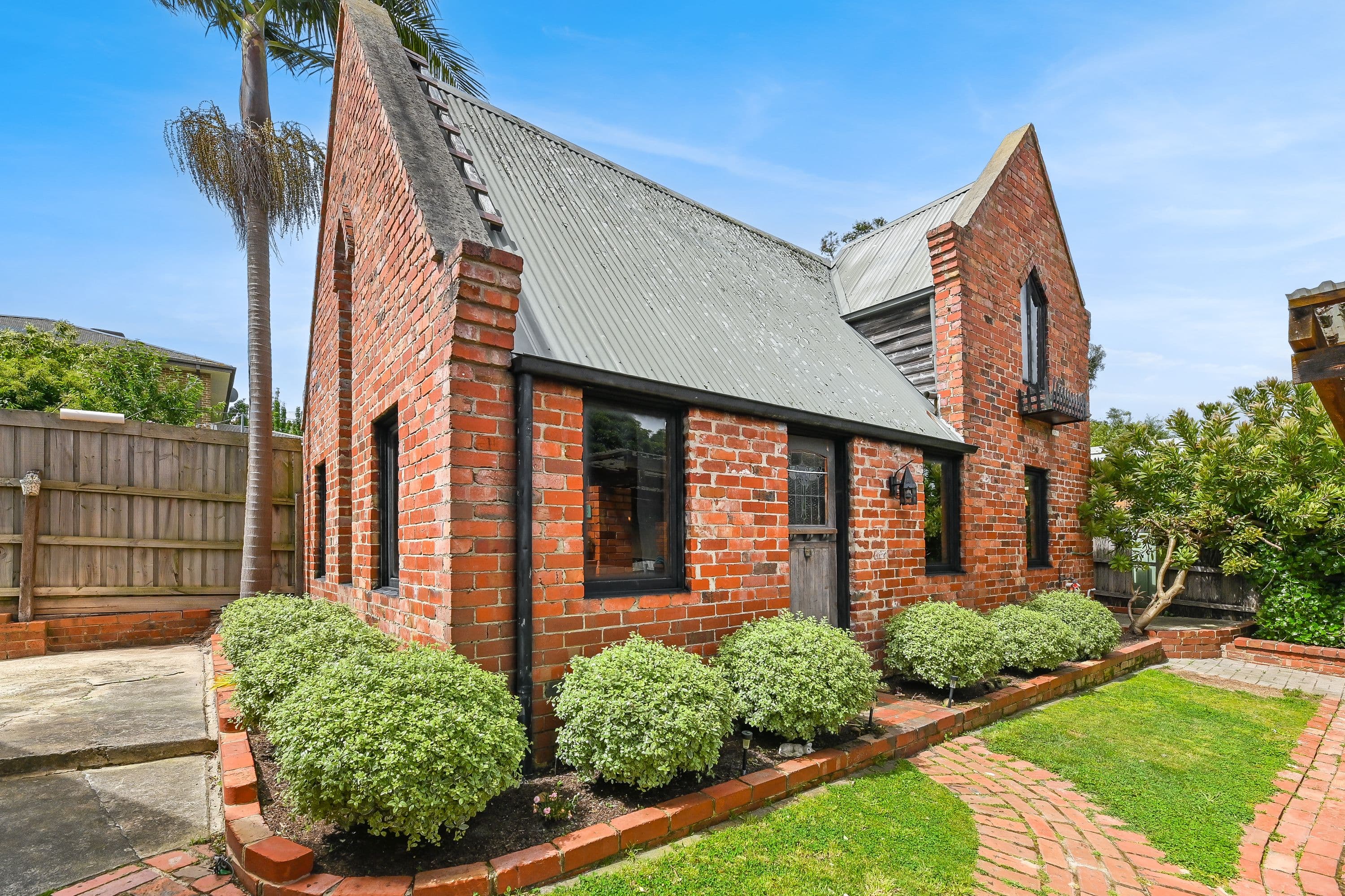 14 Howell Drive, Mount Waverley VIC 3149, Mount Waverley - Thumbnail 2
