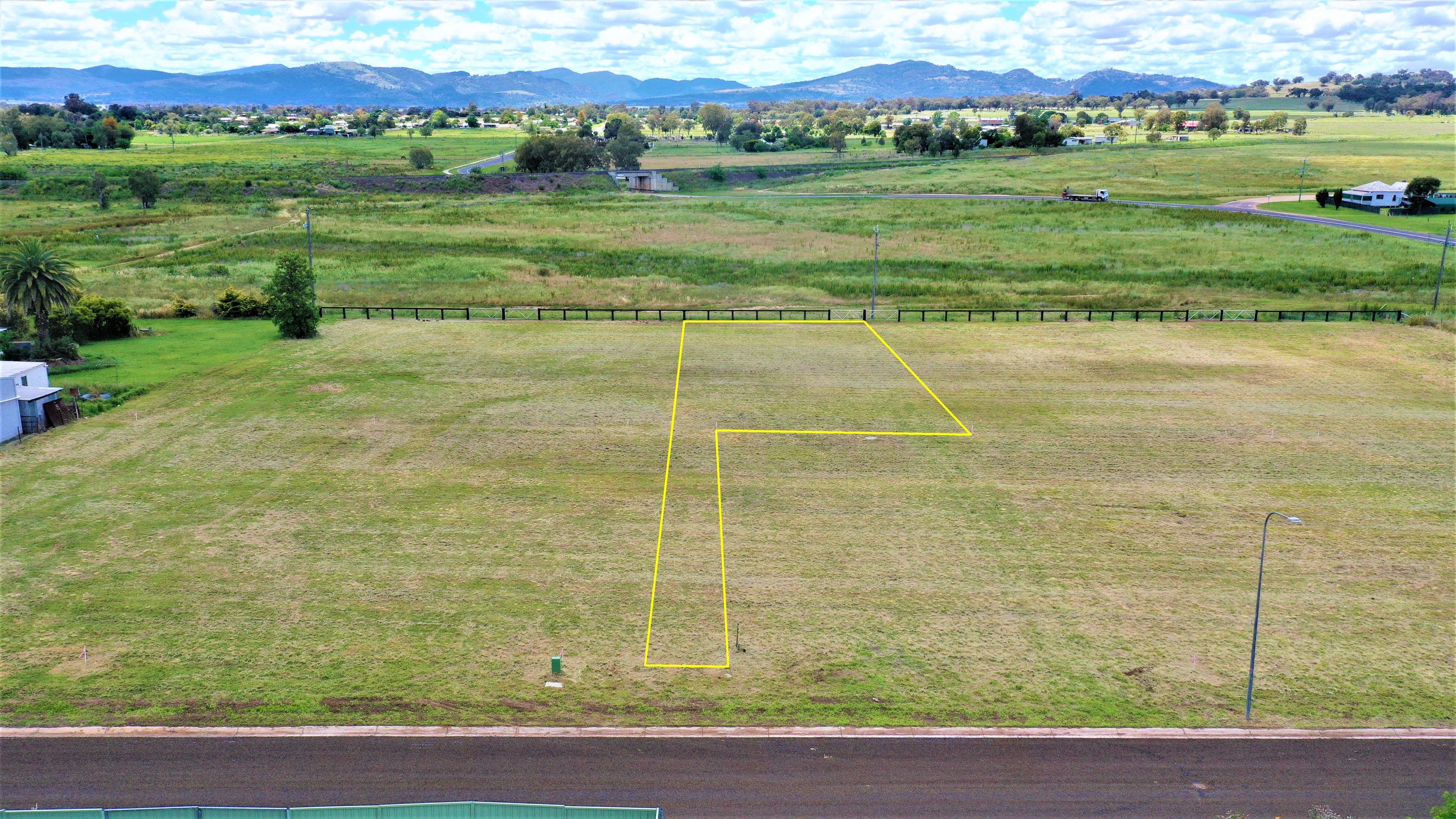 27 Robey Avenue, Quirindi NSW 2343, Quirindi - Image 1